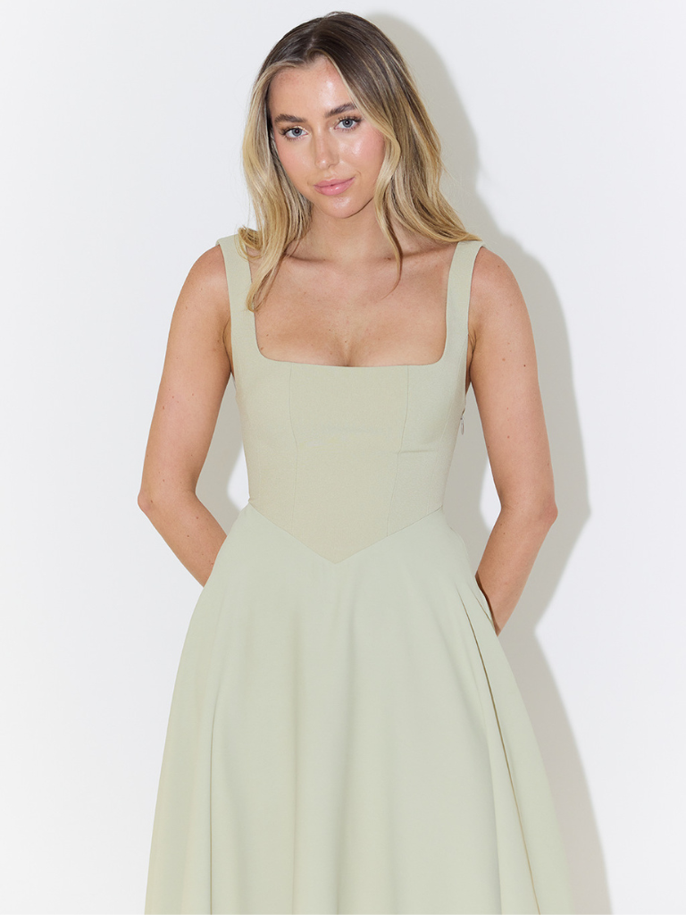 Calantha – Poised Elegance Gown