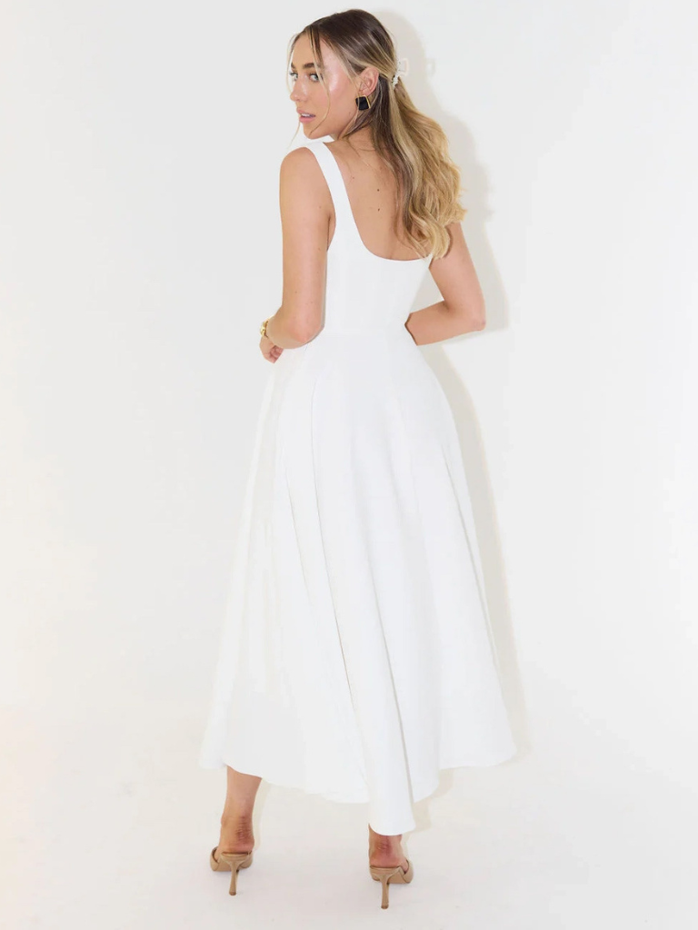 Calantha – Poised Elegance Gown