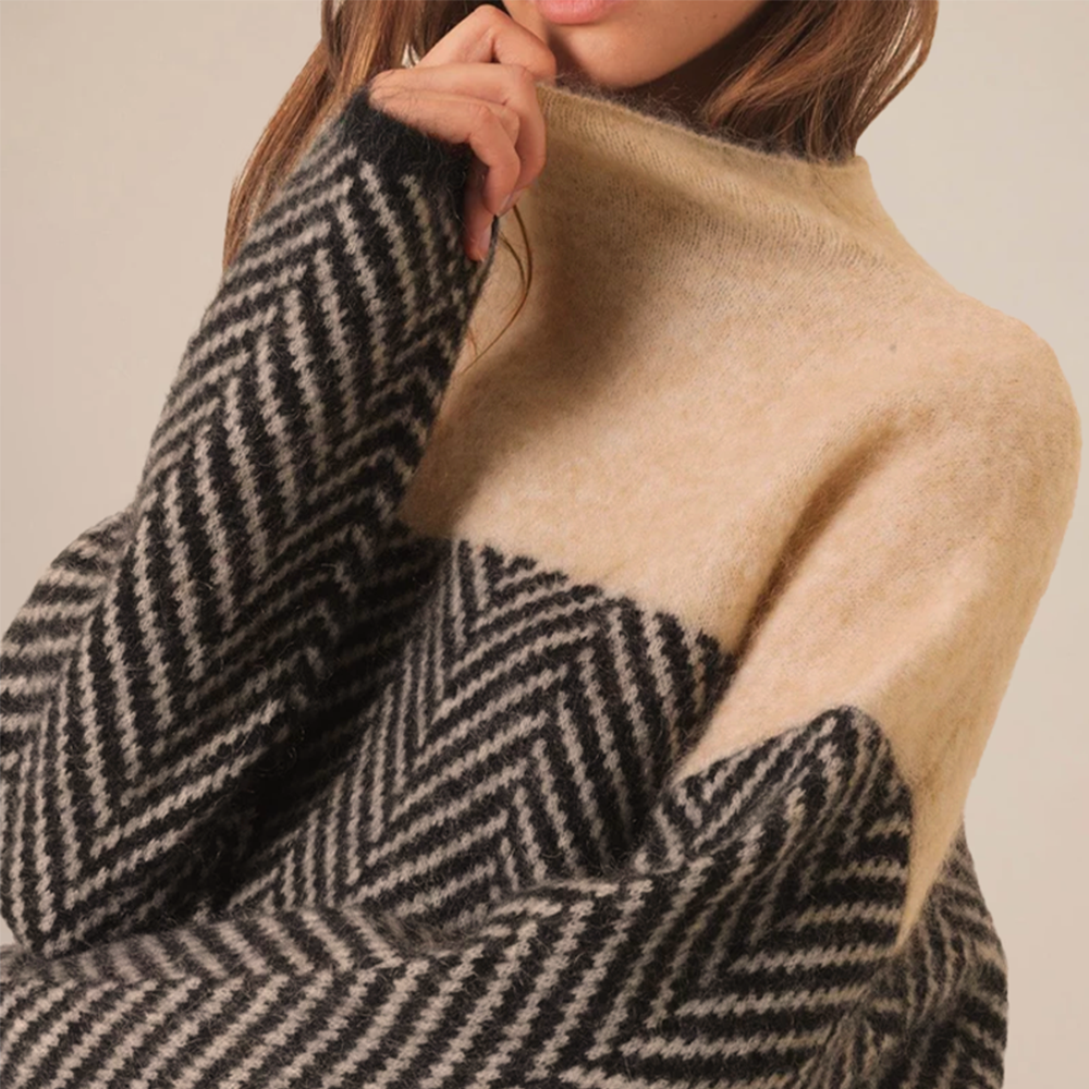 LIA | Lightweight Fine-Knit Sweater