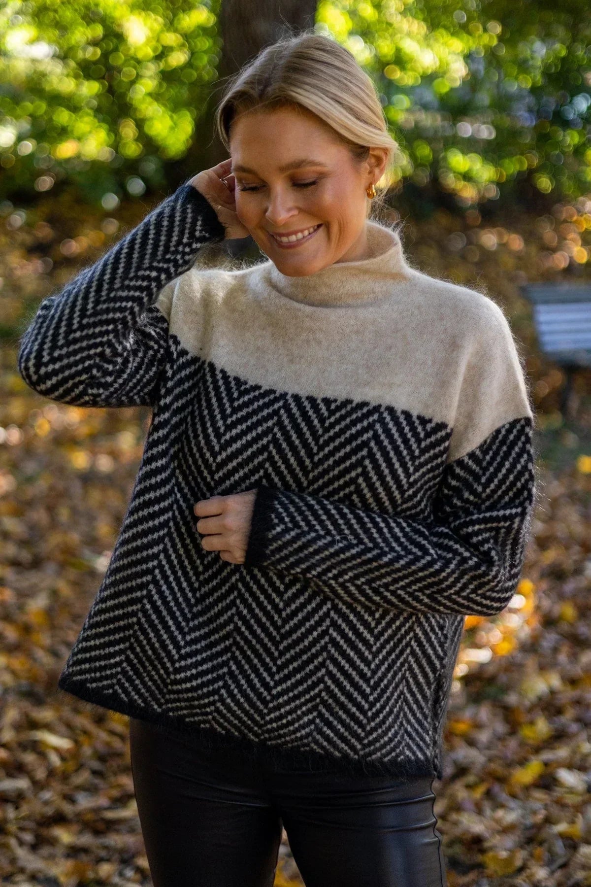 LIA | Lightweight Fine-Knit Sweater