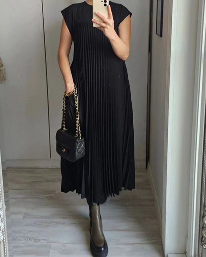 Ella - Classic Pleated Midi Dress
