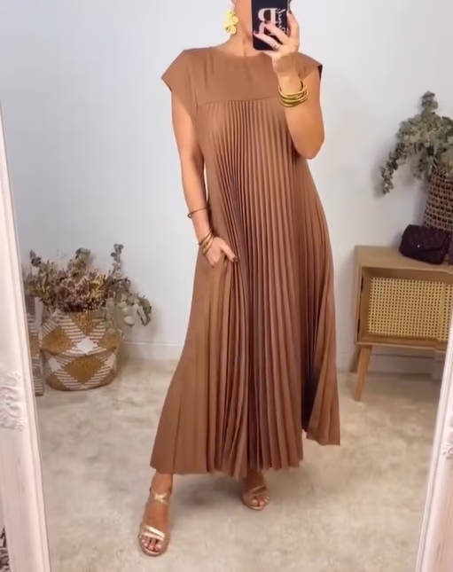 Ella - Classic Pleated Midi Dress